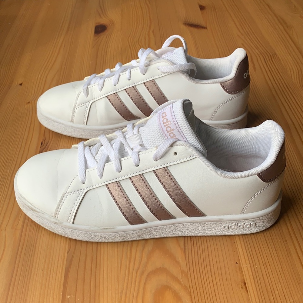 Adidas superstar rose gold kids size 4/women’s 6.5
